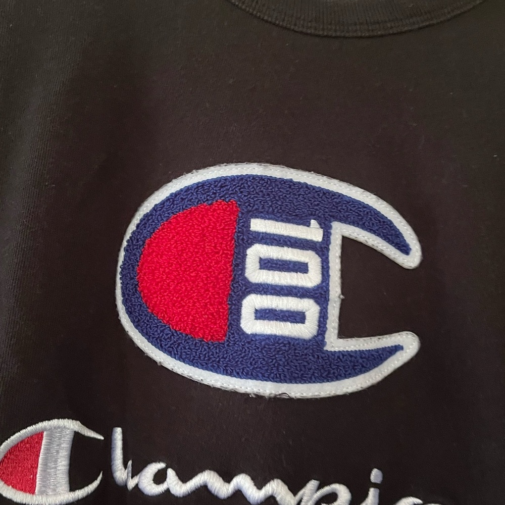Champion Tshirt - Picture 3 of 11